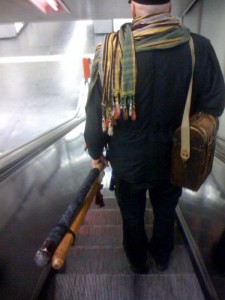 Man armed with longbow in Karlsplatz U-Bahn