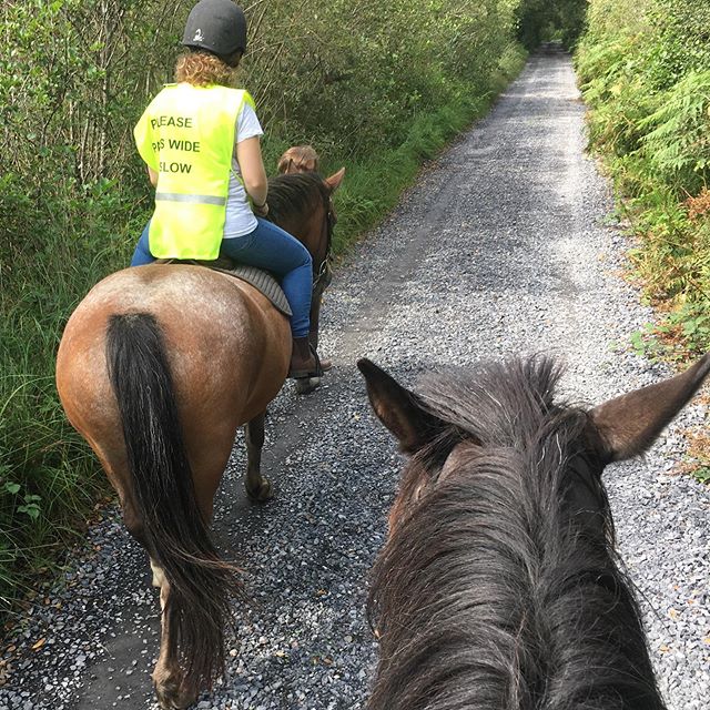 On a walk about on the mare “Biddy” with @Denisa258